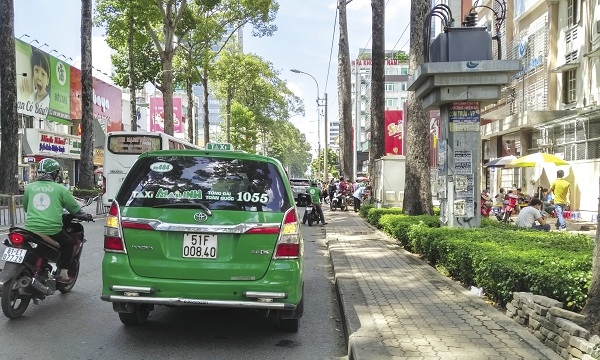 Taxi truyền thống trở mình, nhưng có “đấu” được với taxi công nghệ?